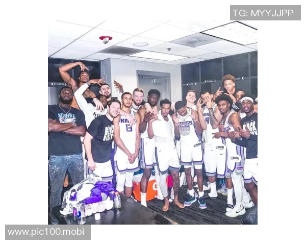 蒙克三记三分打懵快船!国王首节领先10分 蒙克三记三分打懵快船!国王首节领先10分