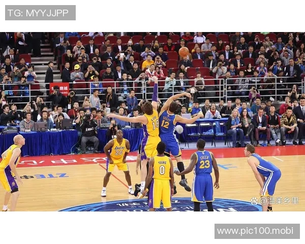 勇士客场大胜爵士,库里表现卓越荣登赢球海报封面 勇士客场大胜爵士,库里表现卓越荣登赢球海报封面